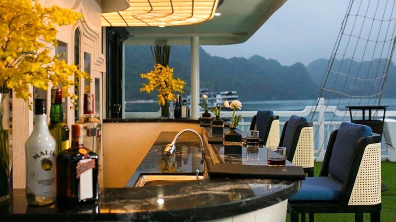 Lotus Elegance Cruise Hotel Ha Long Buitenkant foto