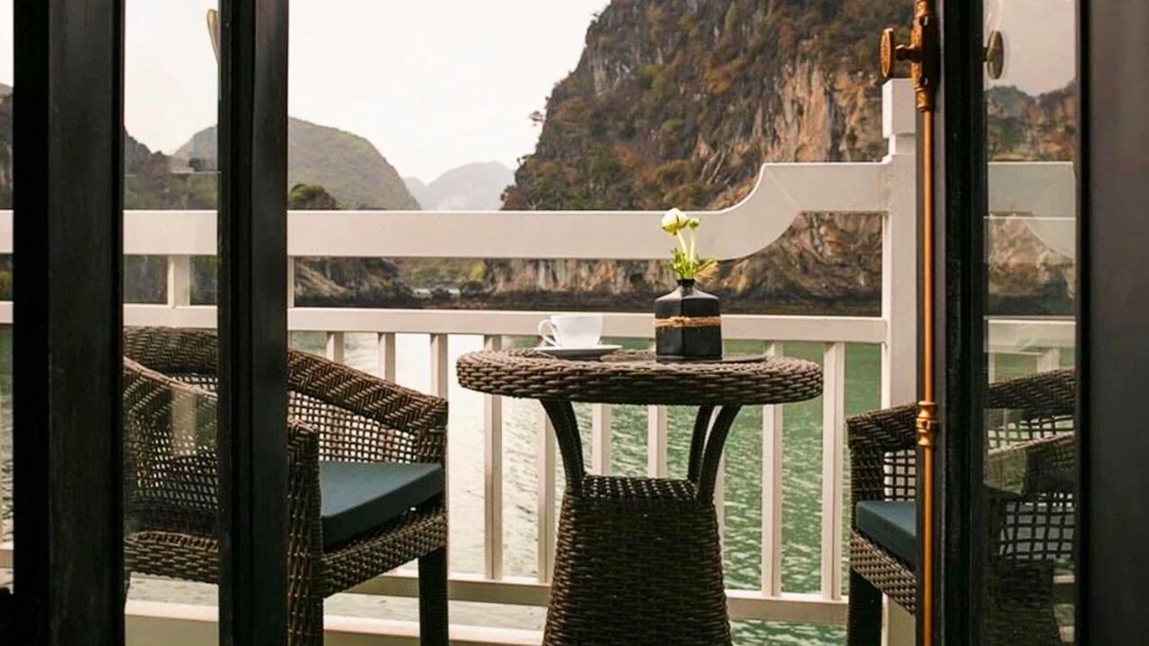 Lotus Elegance Cruise Hotel Ha Long Buitenkant foto