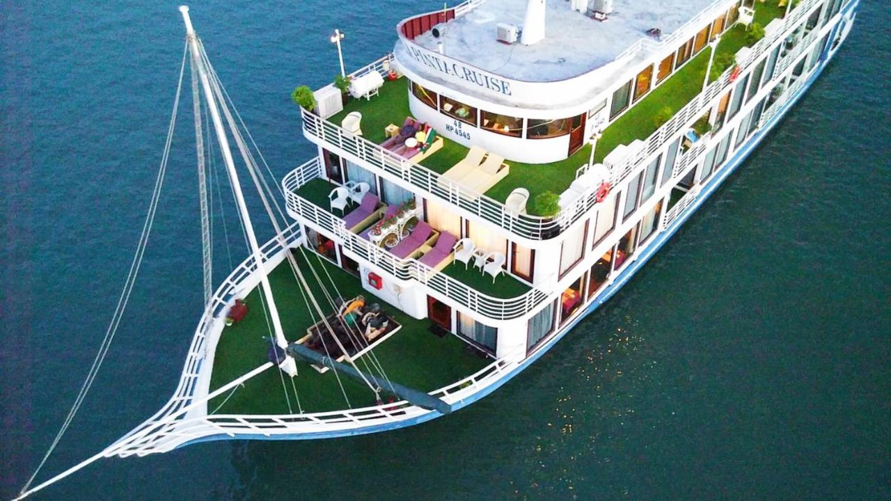 Lotus Elegance Cruise Hotel Ha Long Buitenkant foto