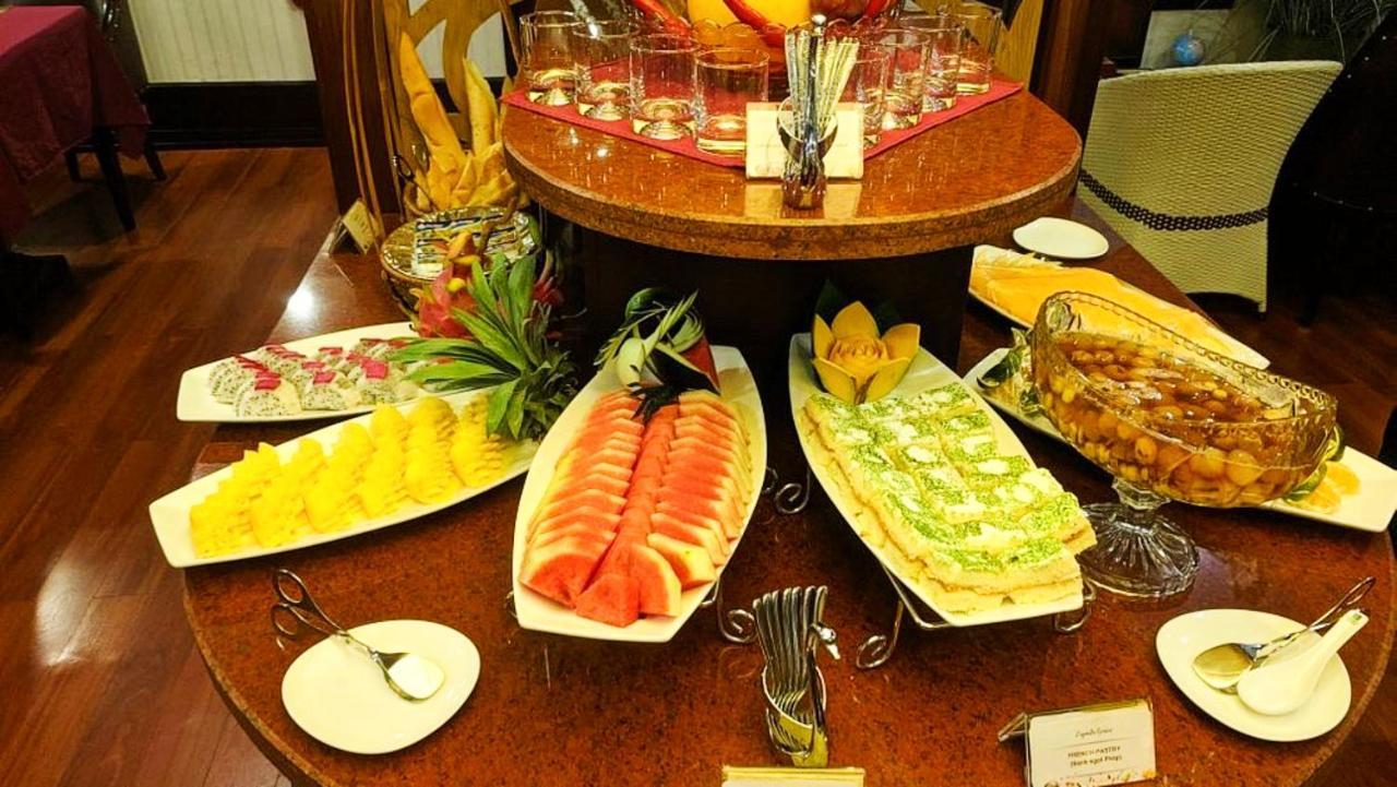 Lotus Elegance Cruise Hotel Ha Long Buitenkant foto