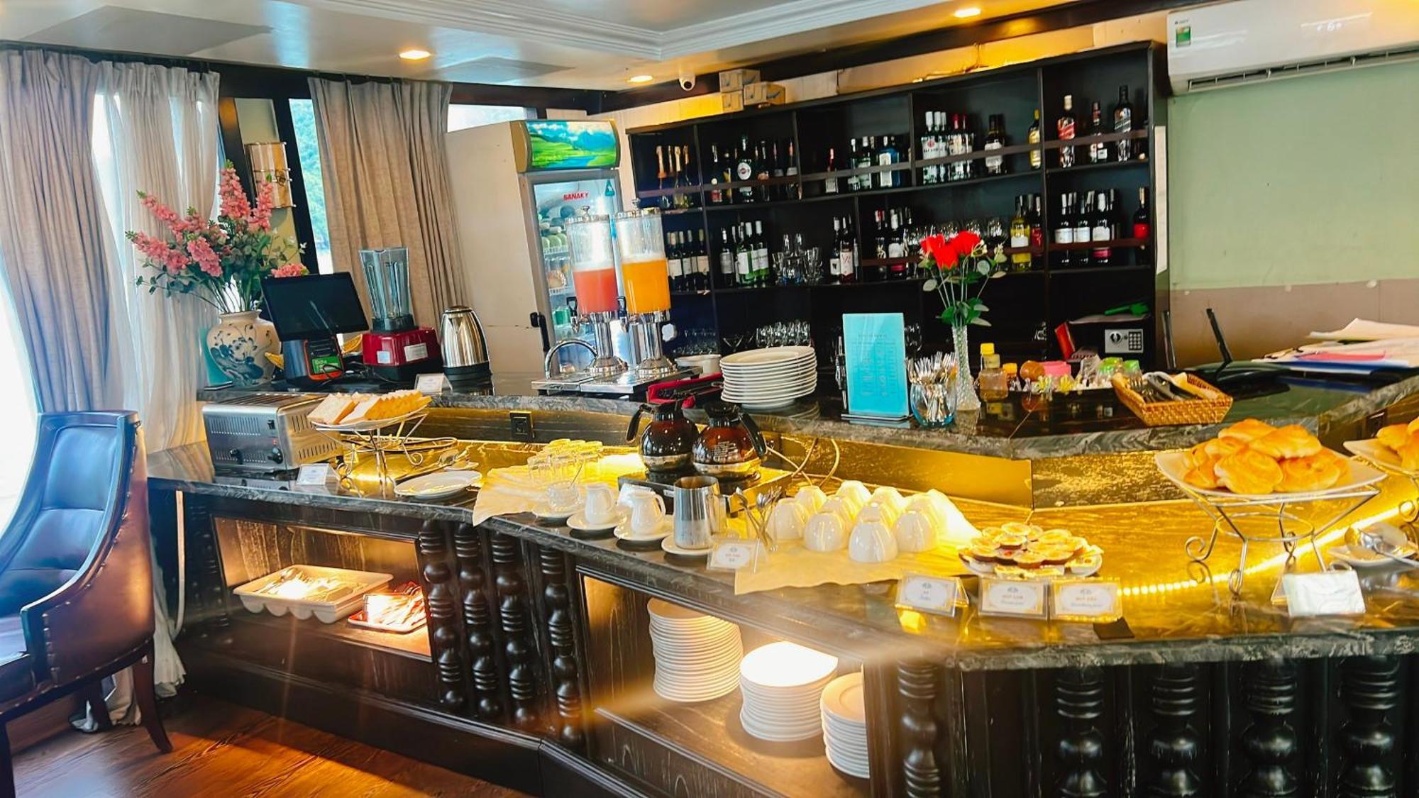 Lotus Elegance Cruise Hotel Ha Long Buitenkant foto