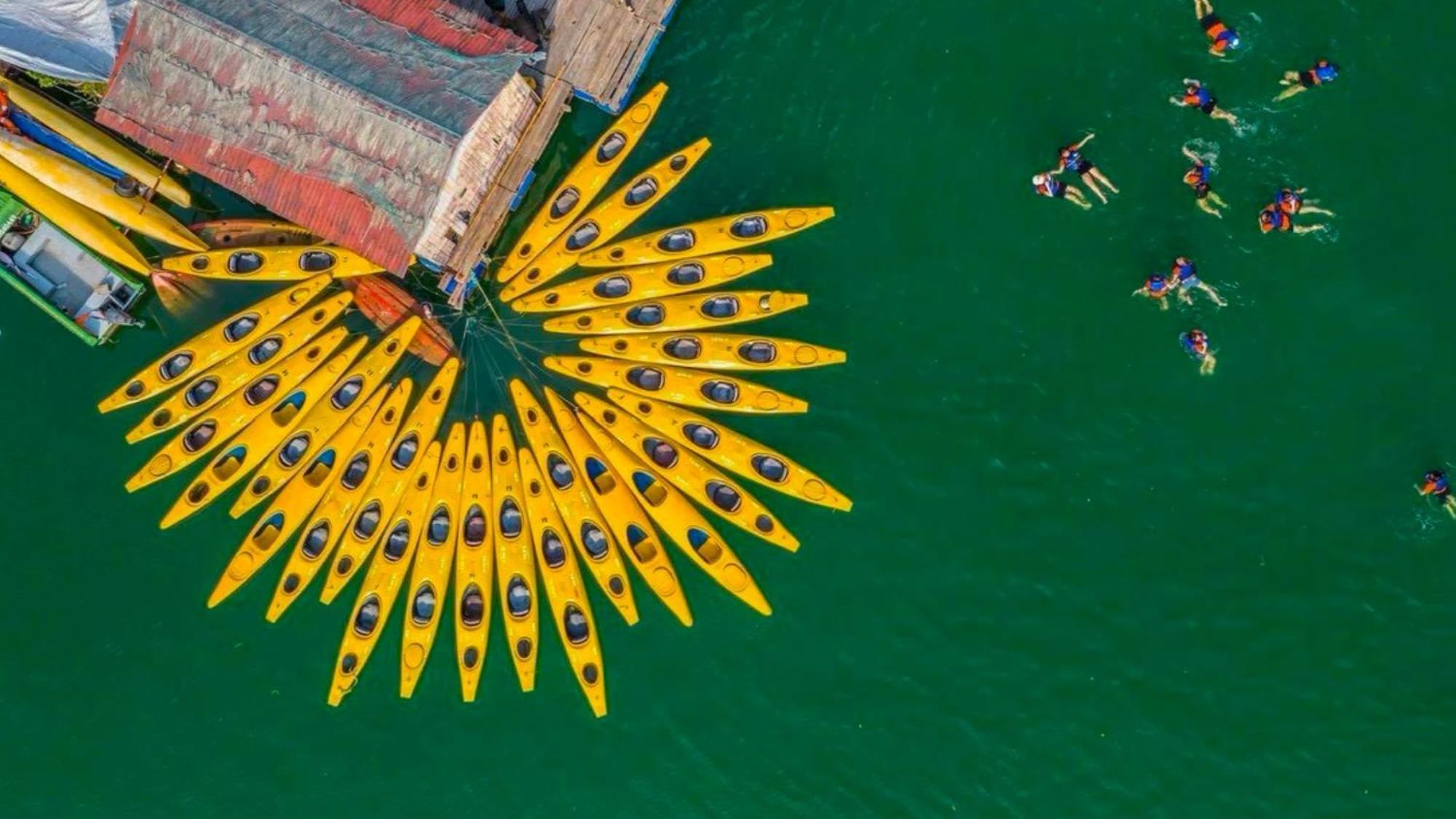 Lotus Elegance Cruise Hotel Ha Long Buitenkant foto