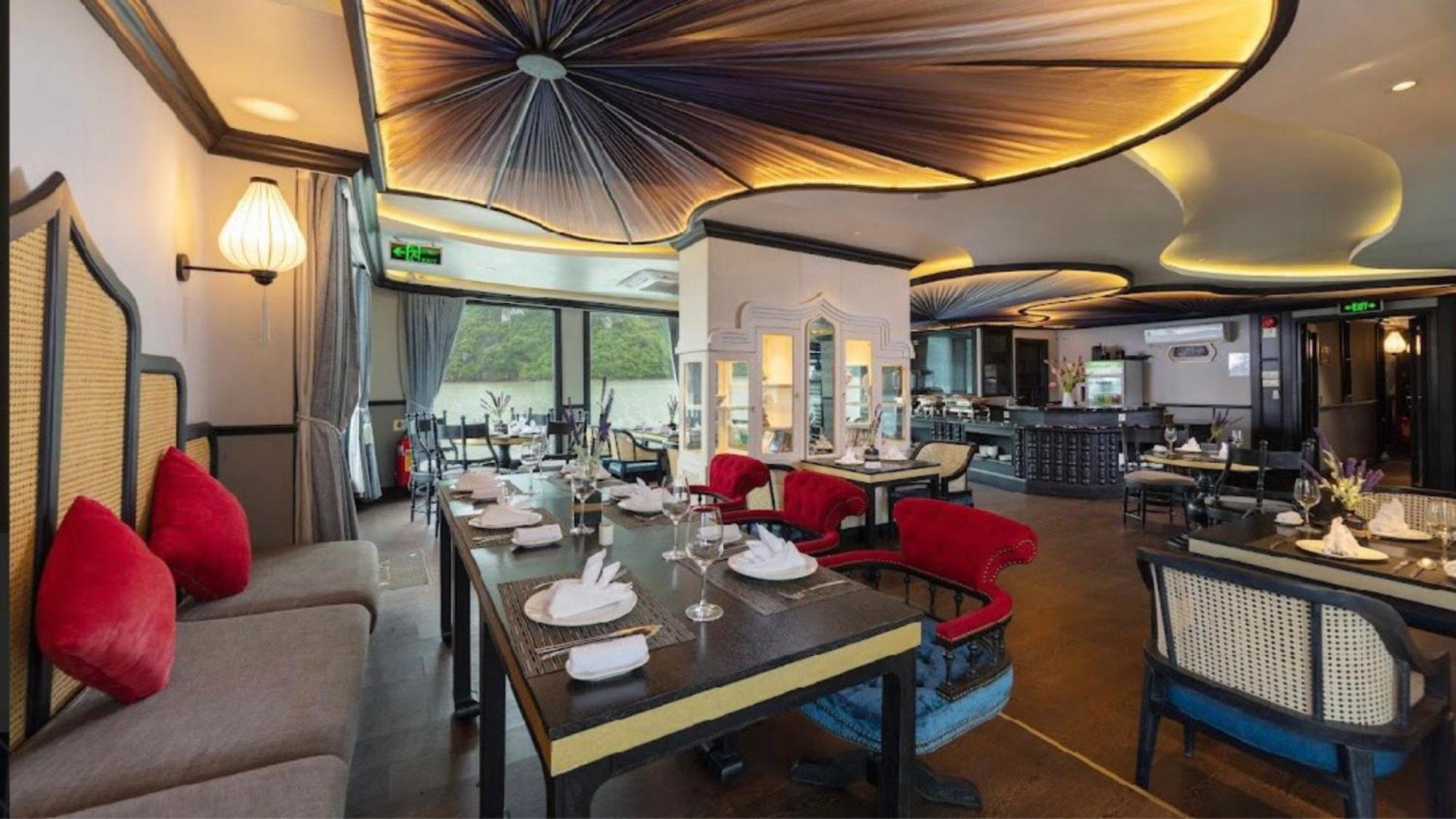 Lotus Elegance Cruise Hotel Ha Long Buitenkant foto