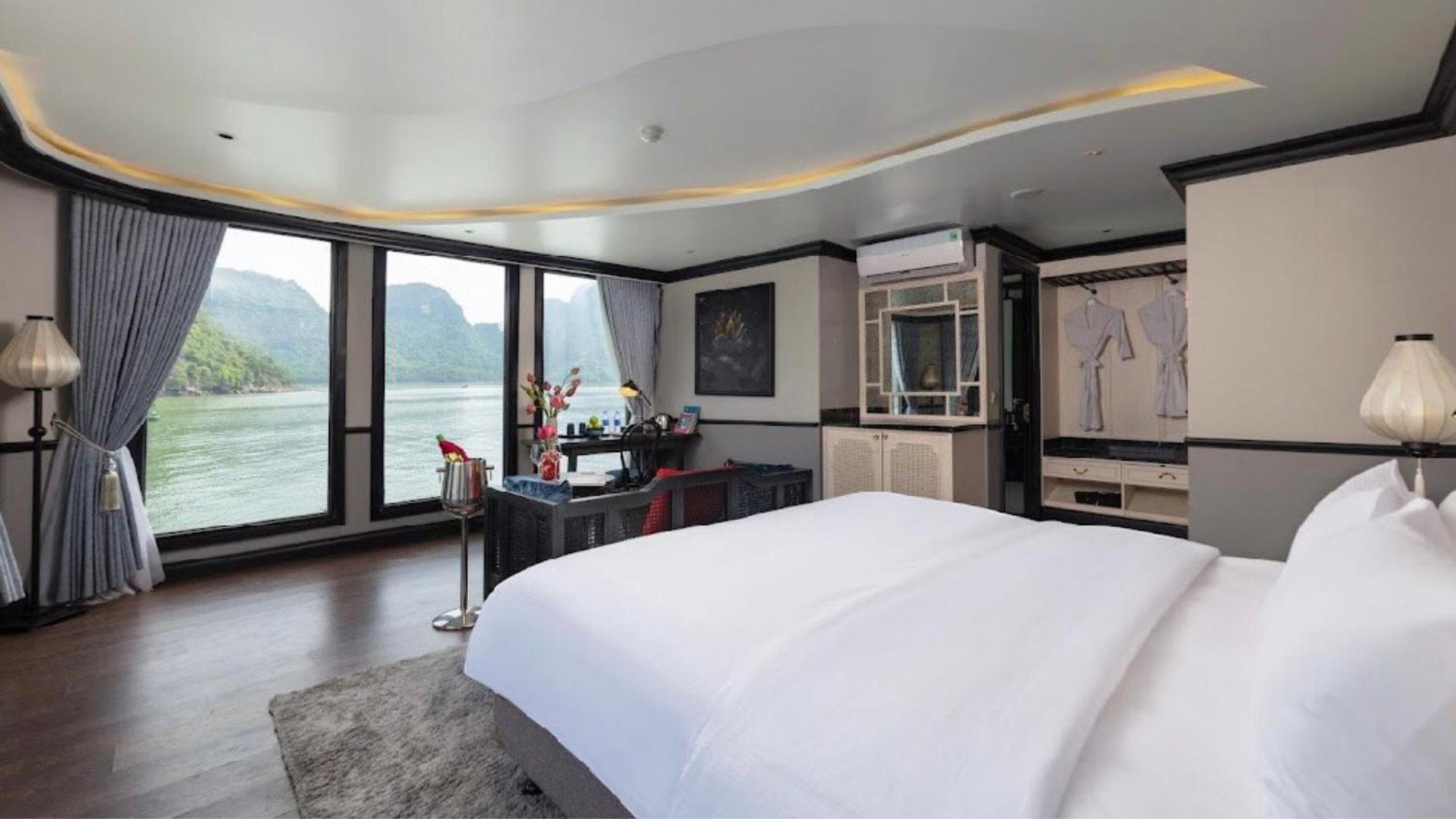 Lotus Elegance Cruise Hotel Ha Long Buitenkant foto