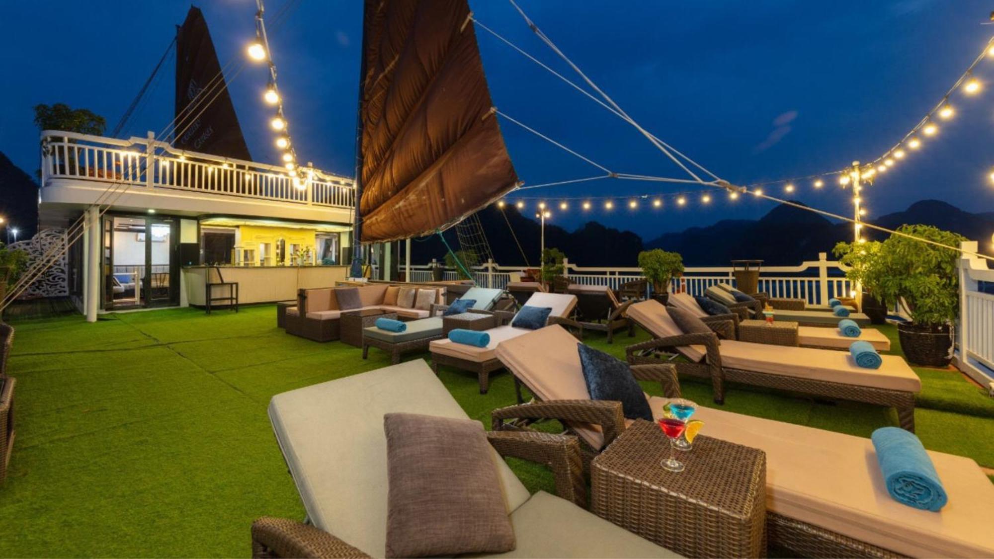 Lotus Elegance Cruise Hotel Ha Long Buitenkant foto